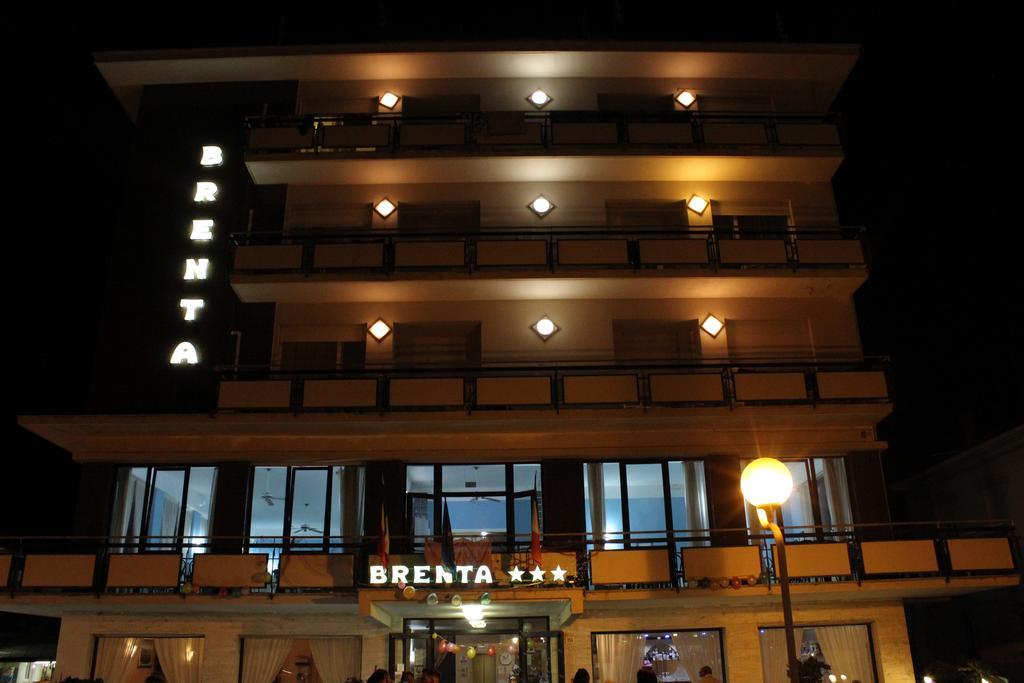 Hotel Brenta Римини Экстерьер фото